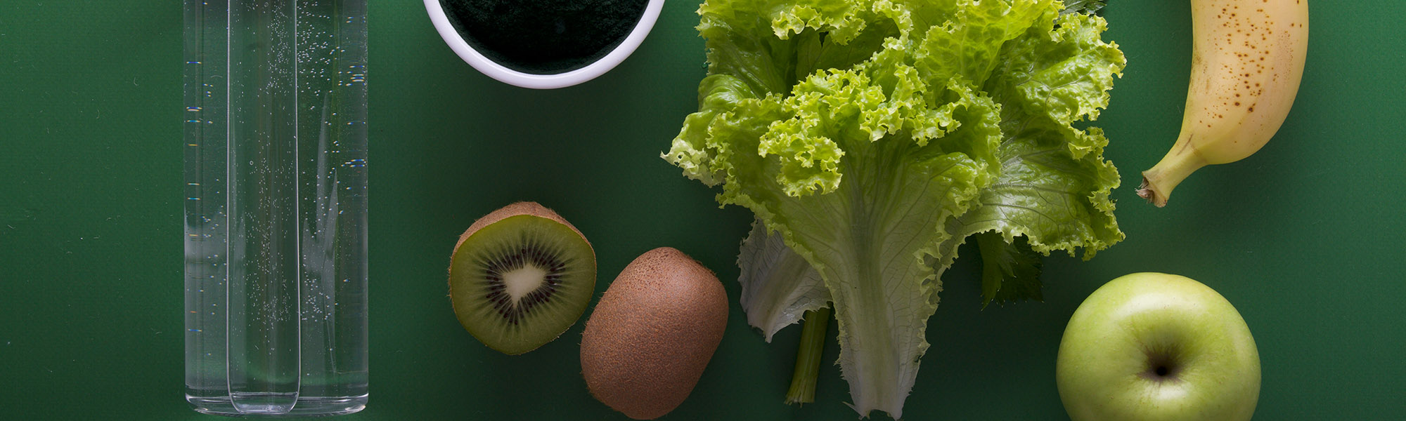 Brighten Your Smile Naturally: Foods That Whiten Teeth and Ones That Stain Them